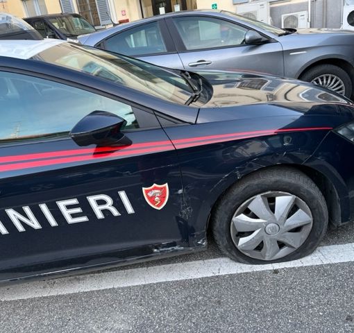 Vercelli: Inseguimento di un'auto in fuga nella notte