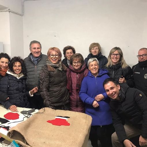 Gattinara: il Natale si avvicina...e la comunità prepara gli addobbi FOTO