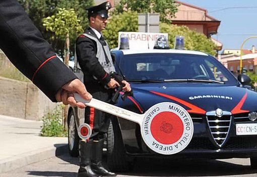 La &quot;vecchina delle truffe&quot; colpisce ancora e raggira un commerciante di Crescentino