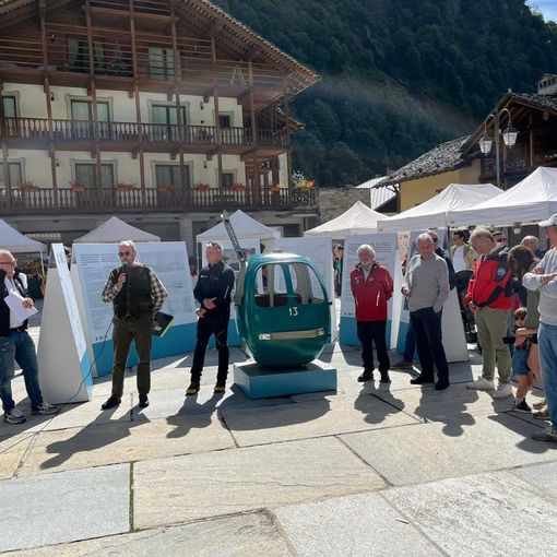Alagna, inaugurata la mostra &quot;Ropelines: Storie di Uomini e Funi&quot;: un viaggio nel mondo del trasporto funiviario.