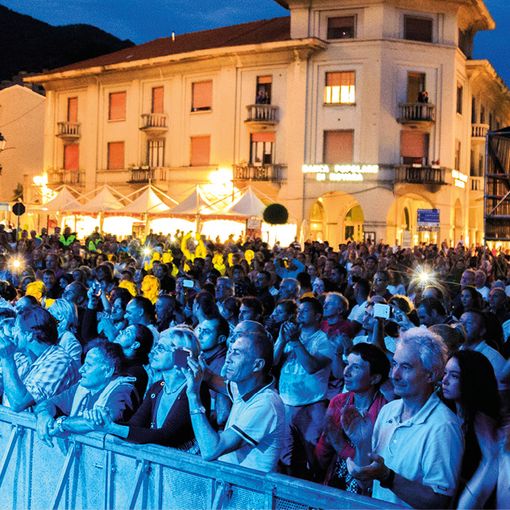 Varallo: L'Alpàa è un continuo trionfo, sold out con il concerto di Branduardi