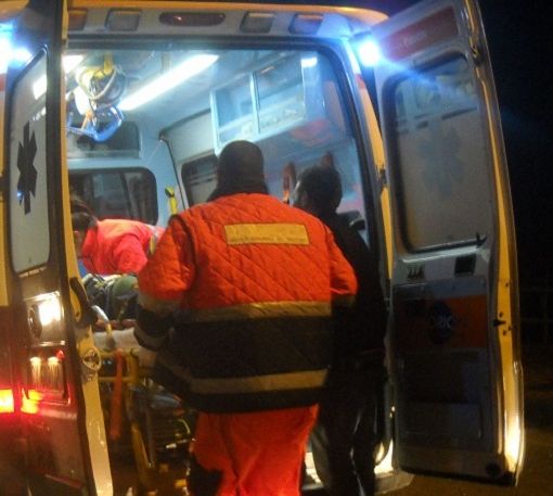 Auto ribaltata a Ghislarengo: due persone gravi in ospedale - Foto di repertorio.