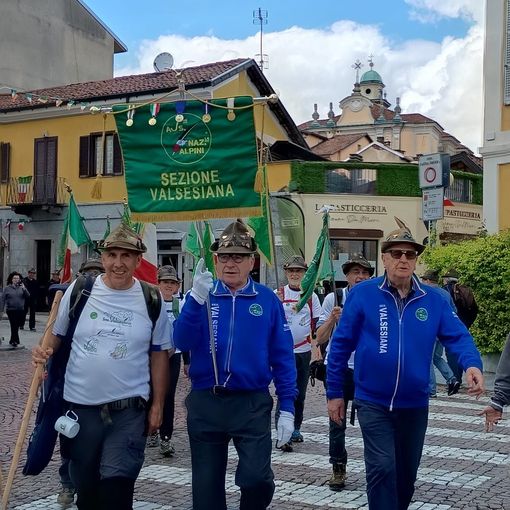 Biella accoglie gli Alpini valsesiani: si chiude il cammino, si apre la festa