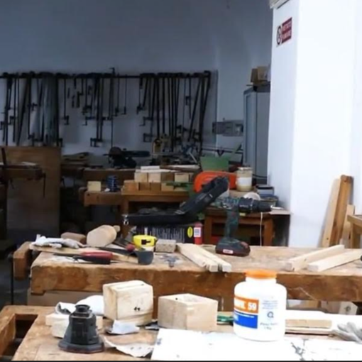 Scuola Barolo per Artigiani del legno: donazione per le borse di studio