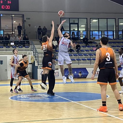 Barberi Valsesia Basket, gli artigli delle aquile ghermiscono la vittoria contro new basket team - Foto di Letizia Bertini.