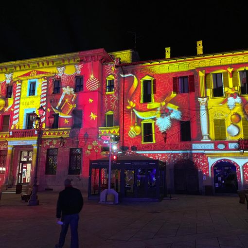 Borgosesia si illumina con le luci 3D dedicate al Natale FOTOGALLERY