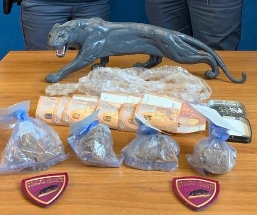 Nascondeva 2 etti di eroina. Vercellese arrestato in Lombardia