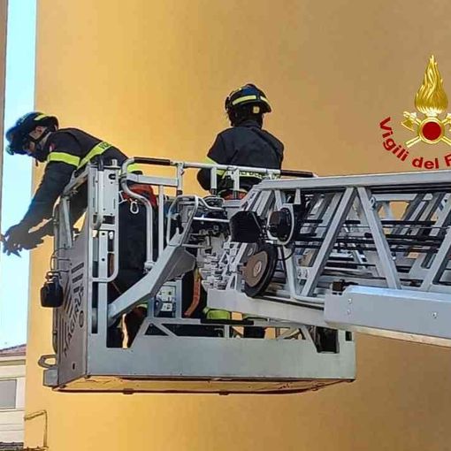A Vercelli crollo di calcinacci da uno stabile