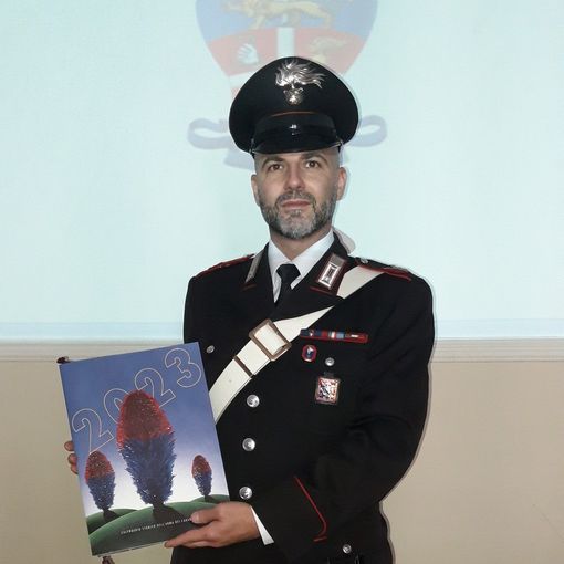 ​ Amadeus presenta il Calendario Storico dei Carabinieri ideato da Armando Testa e l’Agenda 2023