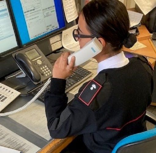 La centrale operativa dei carabinieri di Vercelli