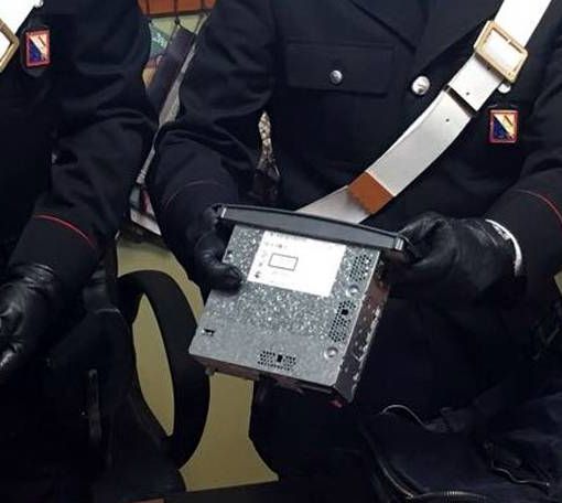 I carabinieri della Stazione di Crescentino hanno arrestato un 43 enne per furto su auto.