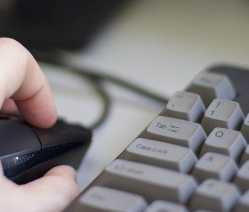 Tentò di regolarizzare 5 lavoratori clandestini: ora rischia grosso