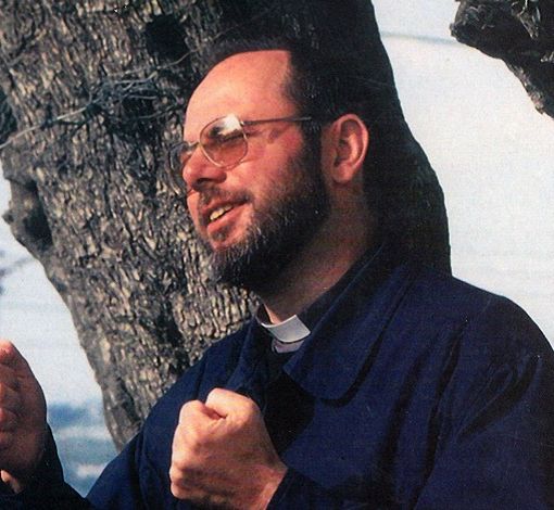 Un libro ricorda don Mauro Stragiotti