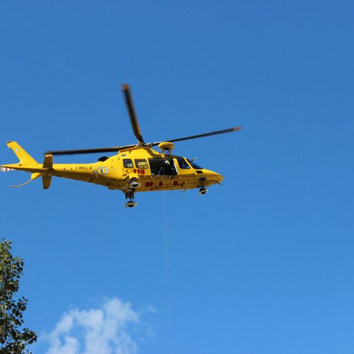 Precipita da una roccia per 50 metri: morto un cercatore di funghi (foto di repertorio)