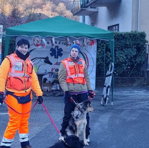Pray, il freddo pungente frena la giornata di giochi e percorsi con gli amici a quattro zampe FOTO