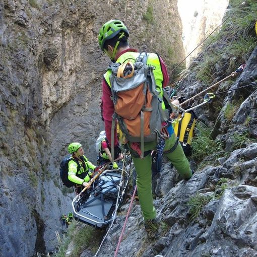 Soccorso Alpino, esercitazioni e manovre di recupero all'Orrido di Foresto