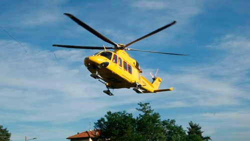 Operaio 36enne si ferisce gravemente a una mano