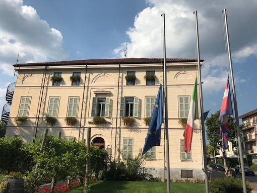 Sostegno alle famiglie e alle attività economiche, il programma “Ti prendo per mano” per la rinascita di Gattinara