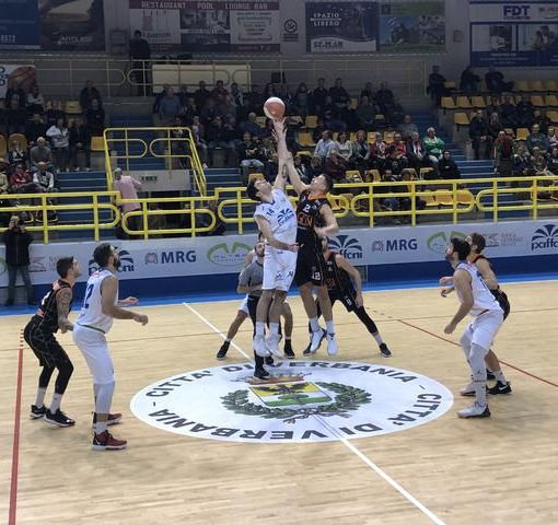 Valsesia Basket espugna la tana dei lupi e vince il derby contro Omegna
