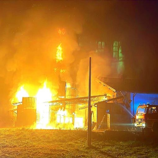 Incendio in una segheria a Campertogno in Valsesia FOTO e VIDEO