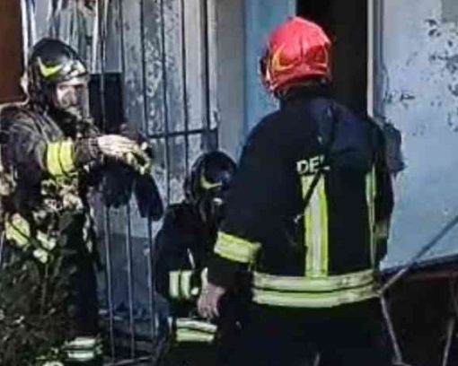 Principio d'incendio in una casa a Trino