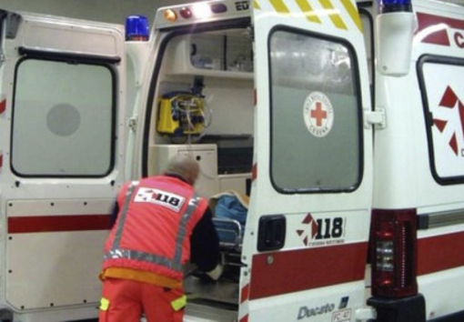 Incidente stradale ad Ailoche: donna finisce in ospedale