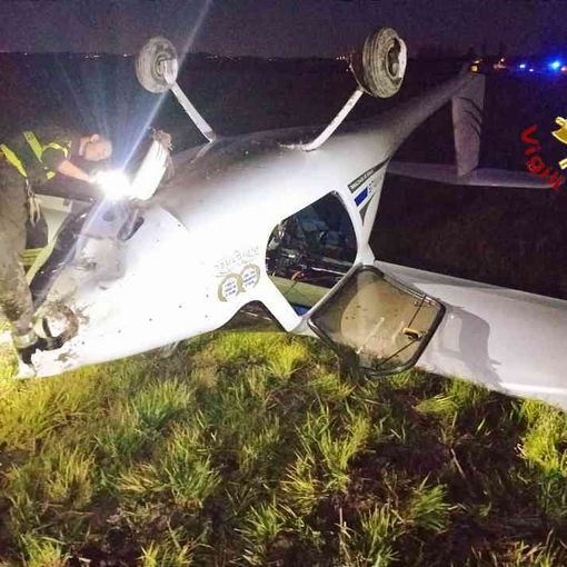 Incidente aereo, salvi gli occupanti del velivolo