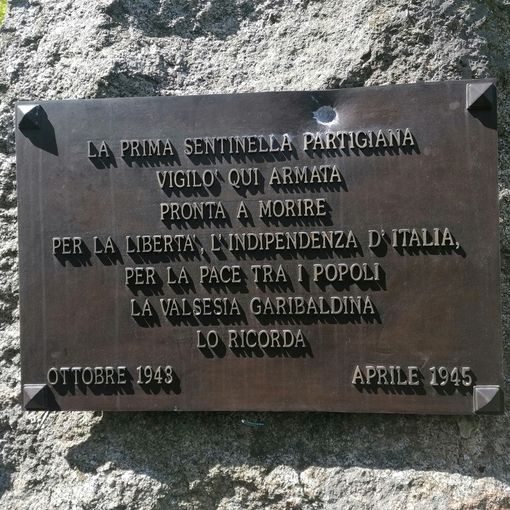 ANPI Borgosesia: &quot;Danneggiata la lapide partigiana sul Briasco&quot;.