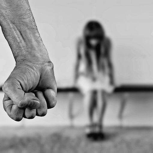 Maltrattava la figlia: arrestato cittadino di origini marocchine