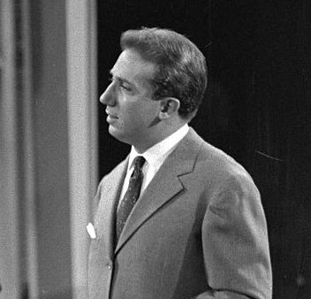 «Il motivo in maschera» di Mike Bongiorno al Teatro Sociale Villani