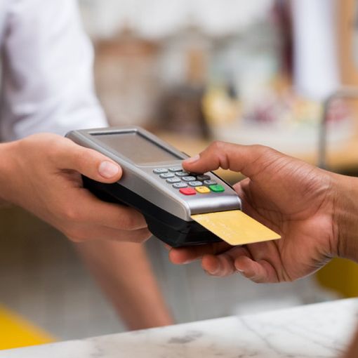 Da oggi scattano le sanzioni per chi rifiuta i pagamenti con il POS