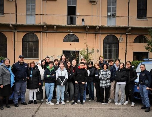 Progetto Unicef tra istituto Ferrari di Vercelli e Polizia
