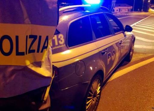 Quasi mille euro di multa e via 35 punti dalla patente