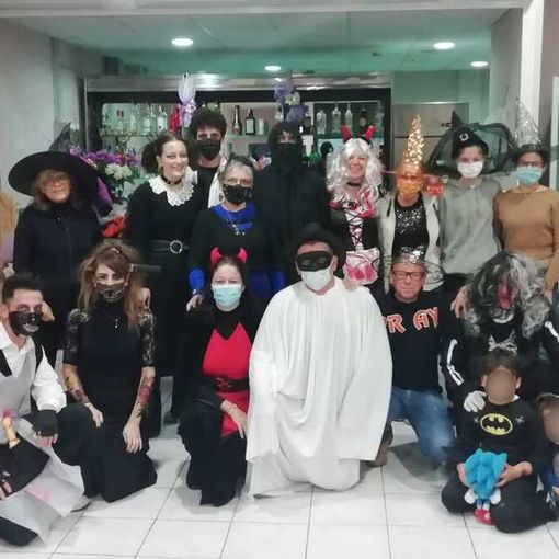Il gruppo della Pro Loco di Pray durante la festa di Halloween 2021