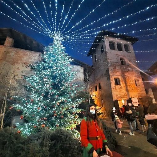 Natale nel Biellese: Da sabato aprirà le sue porte “Il Borgo di Babbo Natale” di Candelo