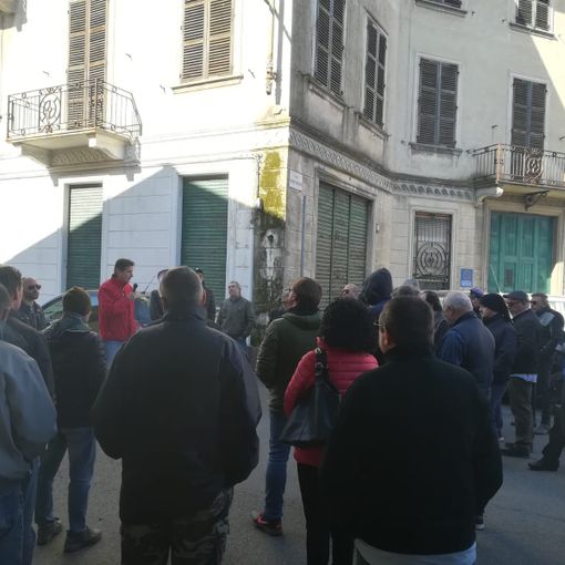 Ifi, prosegue la vertenza. Presidio di 110 lavoratori davanti ai cancelli dell'ex Magliola