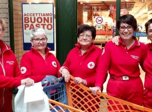 Raccolta alimentari della Croce Rossa di Borgosesia