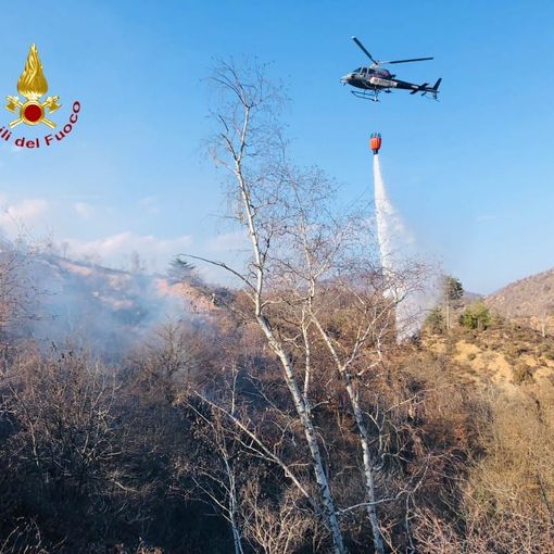 Curino: Incendio boschivo alla diga di Ravasanella