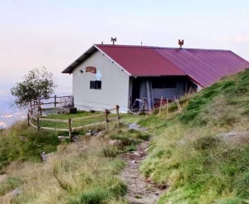 Domenica rifugio Monte Barone aperto