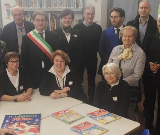 L'inaugurazione della biblioteca di Romagnano (foto dal Comune di Romagnano).