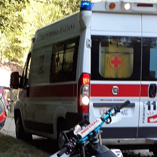 Soste selvagge, raffica di multe e ambulanza in difficoltà su intervento al Cavallero