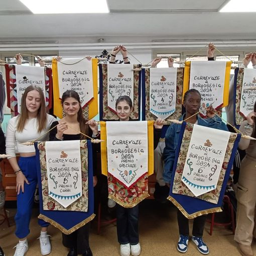 Il corso Moda Ipsia Magni realizza gli stendardi del carnevale