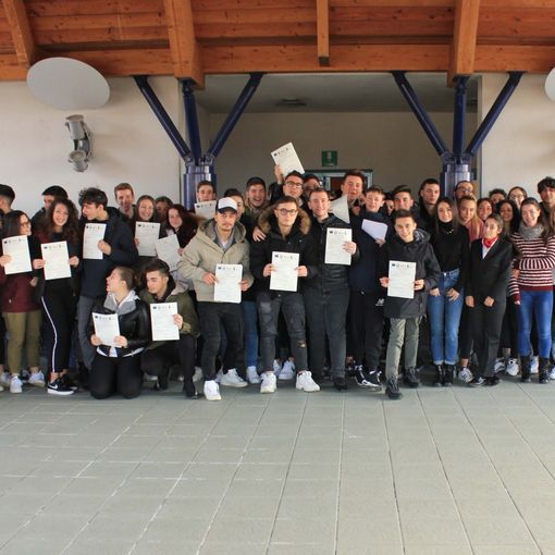 Attestati agli studenti dell'istituto alberghiero di Gattinara