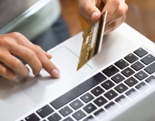 Borgosesia: Tre persone denunciate per truffa online