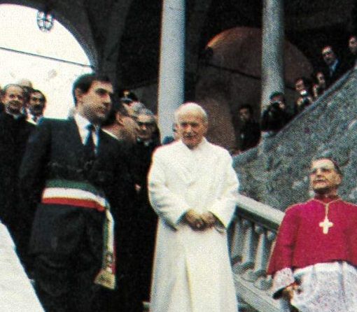 Una foto storica della visita di Papa Giovanni Paolo II a Varallo con l'allora sindaco Astori