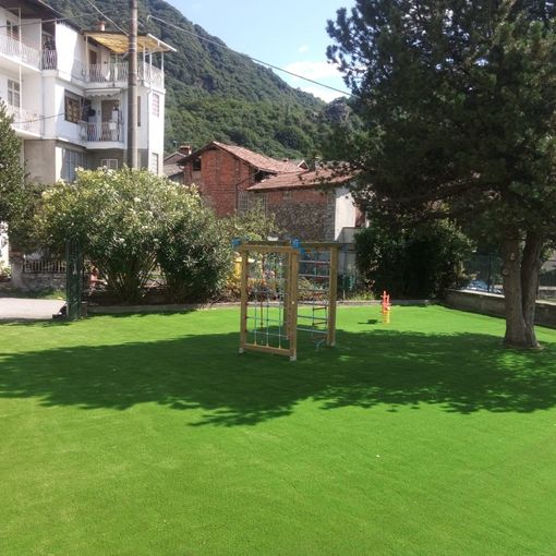 Il nuovo parco giochi della scuola di Roccapietra