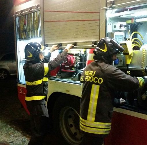 Ancora incendi nel giorno di Natale, a Trivero fiamme danneggiano porta e pavimento di una casa (foto di repertorio)