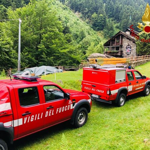 Allarme incendio a Rassa, intervento dei Vigili del Fuoco