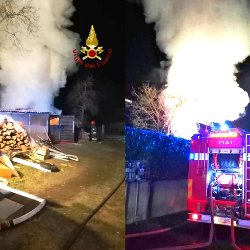 Fiamme in deposito di legna a Roasio, a domare l'incendio anche i Vigili del Fuoco di Cossato