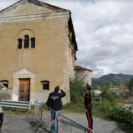 Vintebbio: l'antica chiesetta minacciata dall'erosione della sponda del fiume